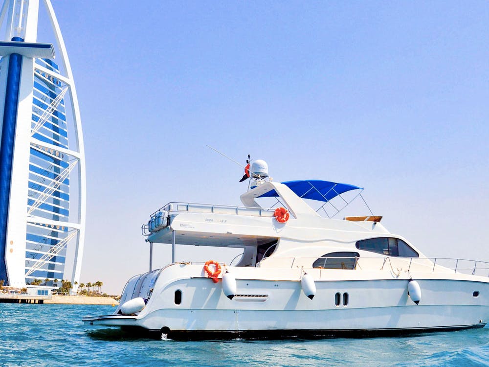 Dubai Marina: Özel Tekne Turu ve Palm Cumeyra Gezisi